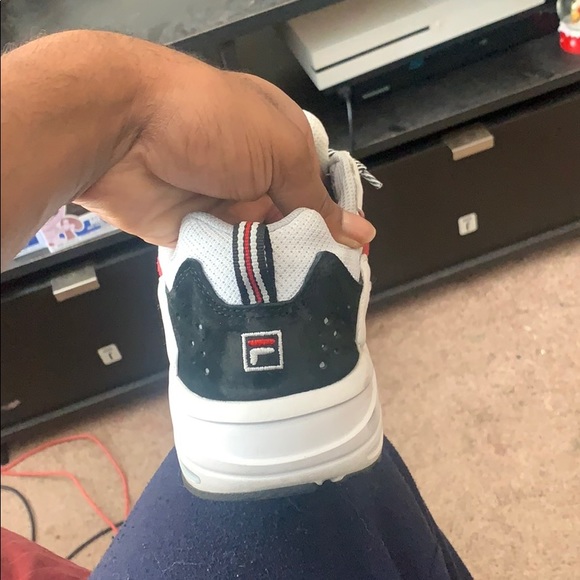 Fila size 9 only put on 2 times still got the box - Picture 4 of 4
